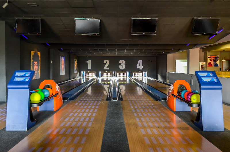 Bowling location