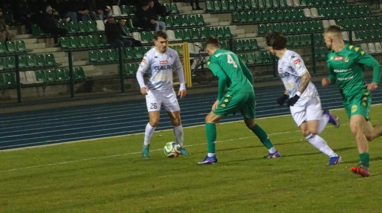 Warta umacnia się na pozycji wicelidera