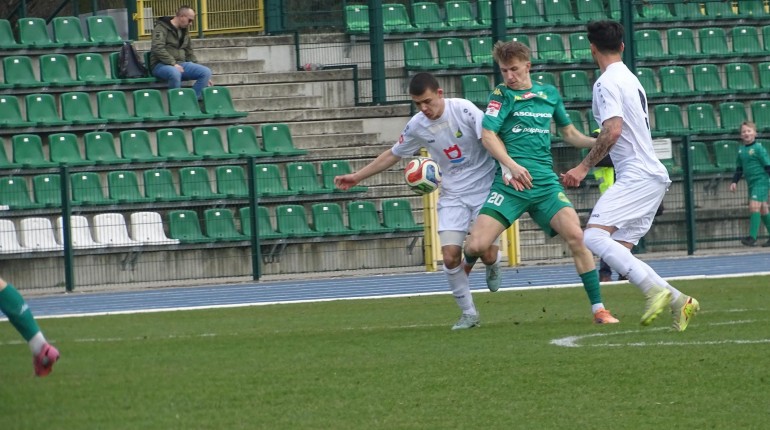 W południe ze Świtem za trzy punkty