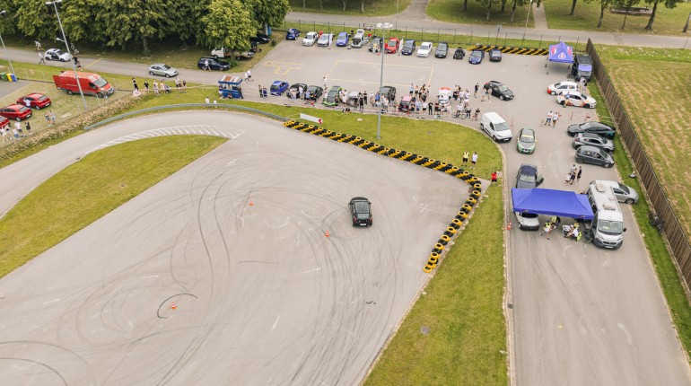 Wielkie motoryzacyjne święto w Sieradzu! Piknik "Bezpieczne Wakacje"